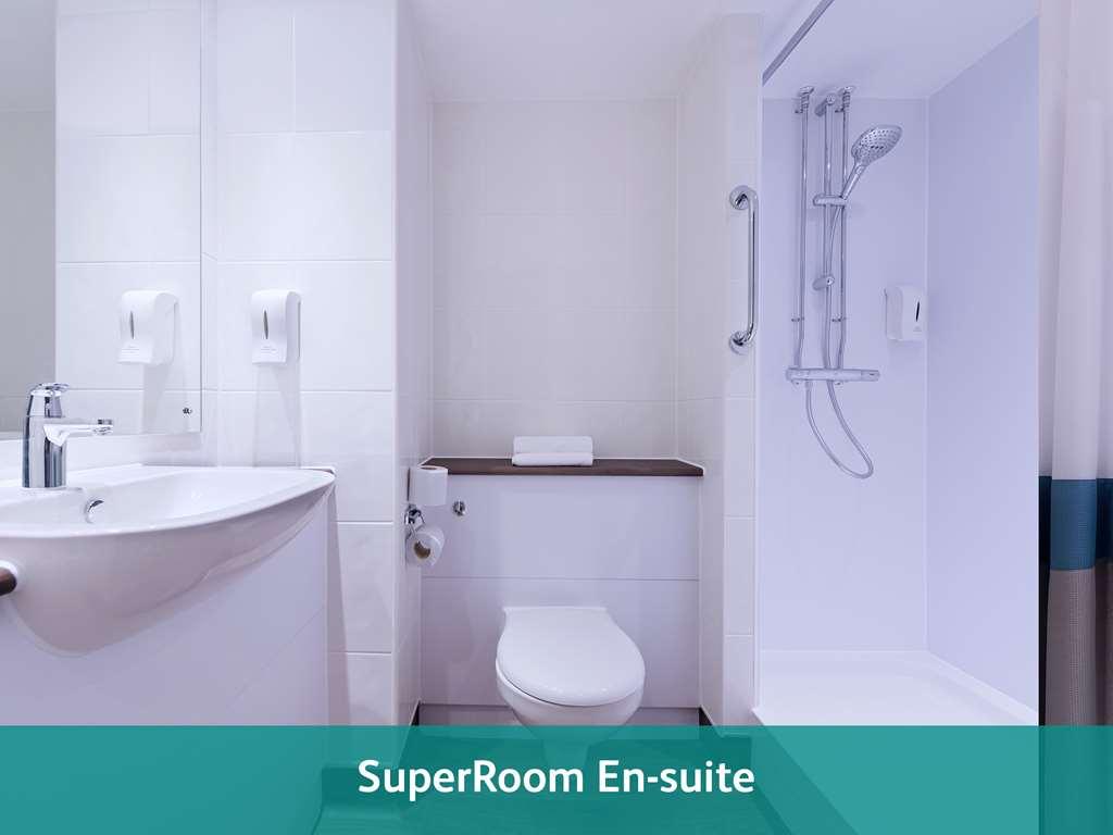 Mercure London Gatwick Airport Хорли Номер фото