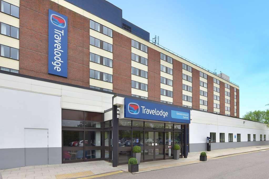 Mercure London Gatwick Airport Хорли Экстерьер фото