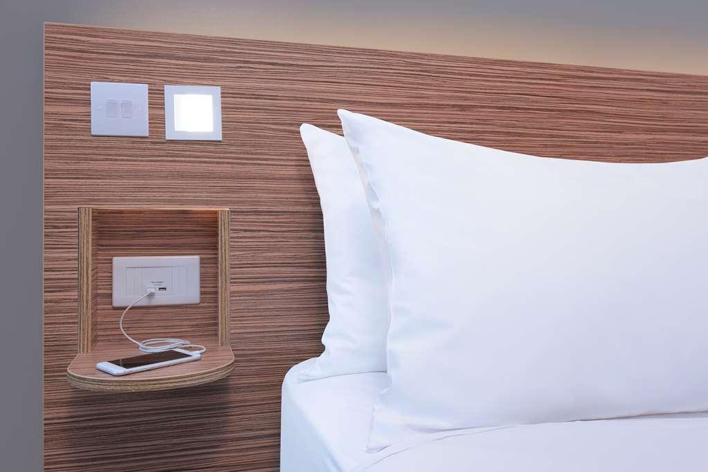 Mercure London Gatwick Airport Хорли Номер фото
