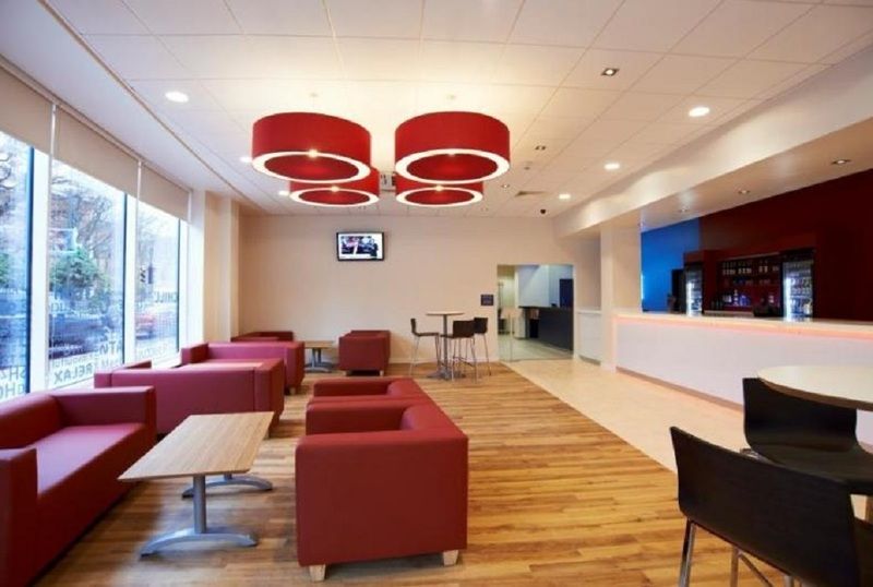 Mercure London Gatwick Airport Хорли Экстерьер фото
