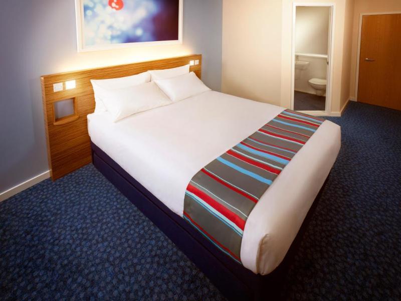 Mercure London Gatwick Airport Хорли Экстерьер фото